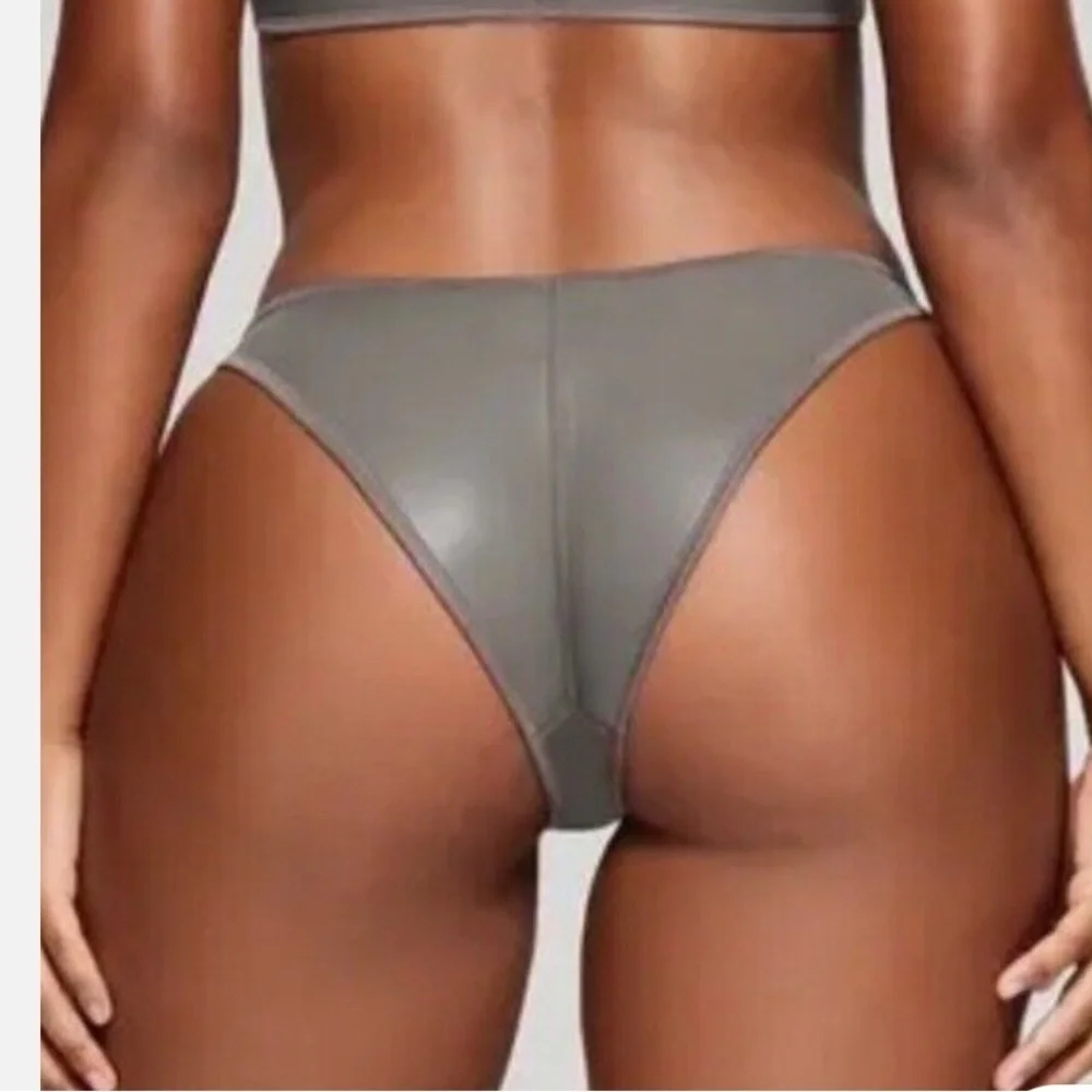 SKIMS rubberized Bikini bottom NWOT